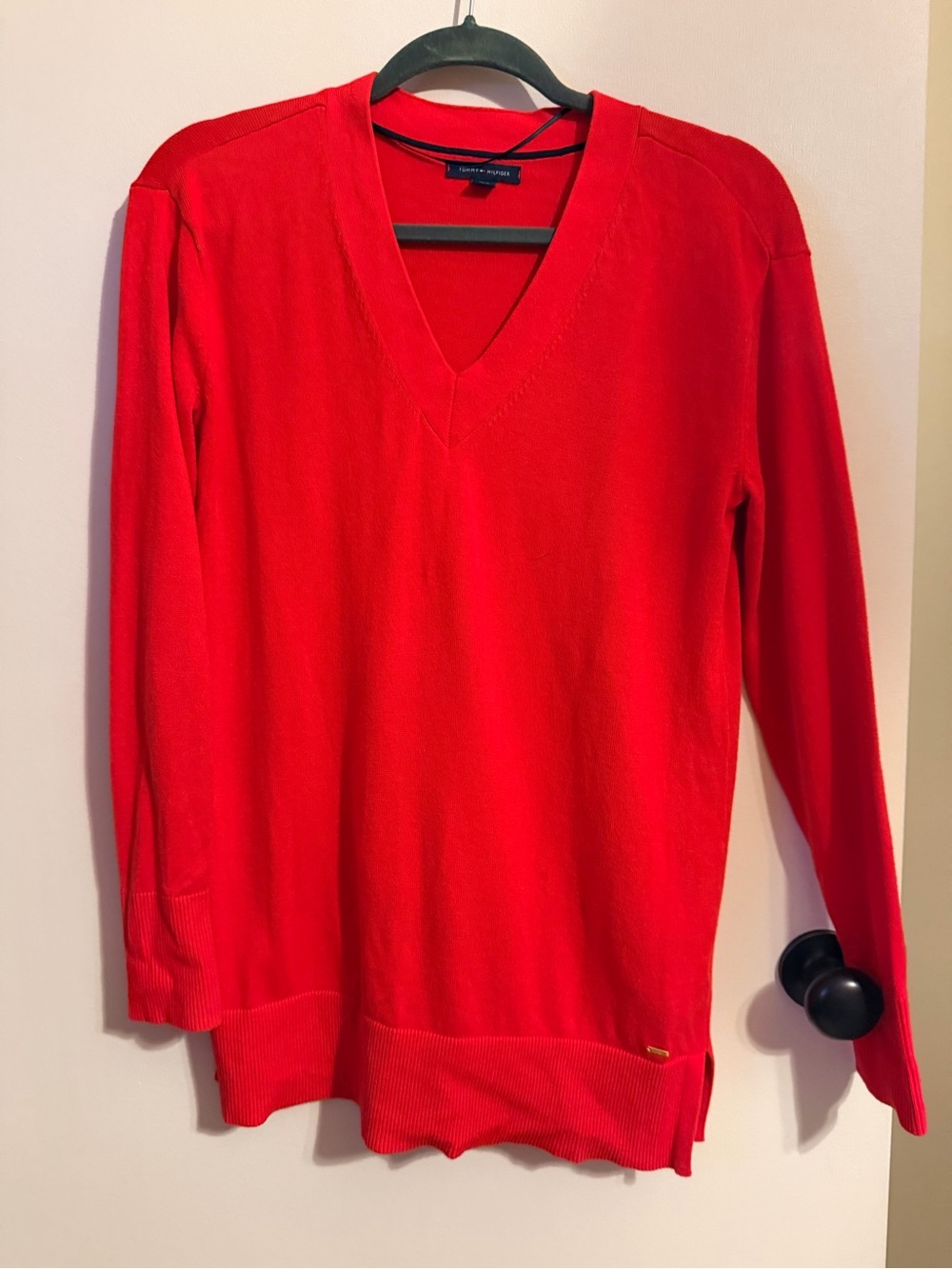 Tommy Hilfiger Classic V-Neck Women's Sweater - Red